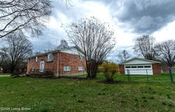 2700 Stephan Rd, Louisville, KY 40214