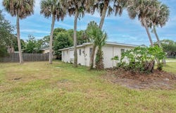 2880 1st Road, Vero Beach, FL 32968