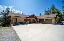 602 Country Club Ln, Pinehurst, ID 83850