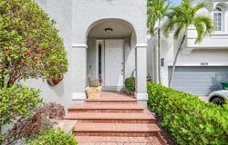 3015 NE 208th St, Aventura, FL 33180
