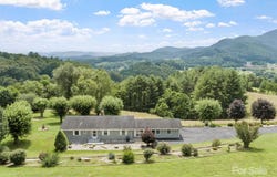 220 Grand View Lane, Burnsville, NC 28714