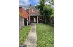 909 E LAKE AVENUE, BALTIMORE, MD 21212