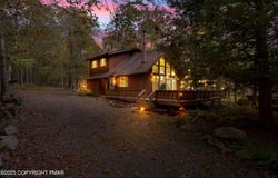 22 Mountain Glen Drive, Clifton Township, PA 18424