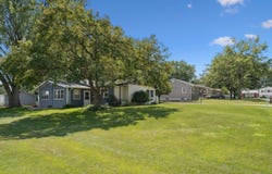809 8th St NW, Independence, IA 50644