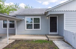 1445 Hillview Ave, New Braunfels, TX 78130