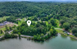 5980 Lakeside Drive, Lenoir City, TN 37772