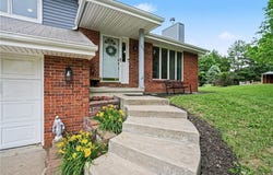 705 Benjamin Avenue, Gower, MO 64454