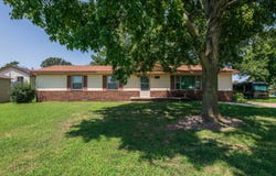 311 N Pratt St, Mount Hope, KS 67108