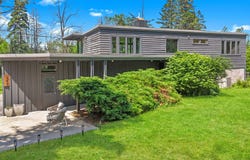 6465 N Santa Monica Blvd, Fox Point, WI 53217