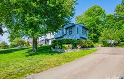 204 Braeside Drive, Hamden, CT 06514