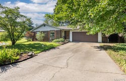 14 Biscayne Drive, Edwardsville, IL 62025