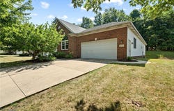 9434 Huntshire Avenue NW, North Canton, OH 44720
