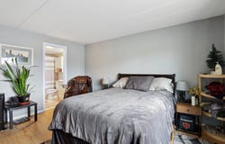 915 Graceland Avenue, Des Plaines, IL 60016