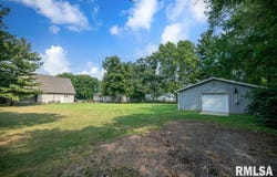 N BROADWAY Street, Manito, IL 61546