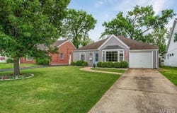 858 Chelsea Avenue, Glendale, MO 63122