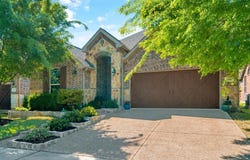 402 Dominion Drive, Euless, TX 76039