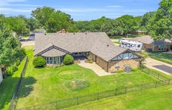 1406 Clover Hill Road, Mansfield, TX 76063