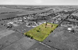 402 Sunflower Drive, Valley View, TX 76272