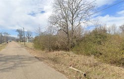 E Douglas Avenue, Brinkley, AR 72021