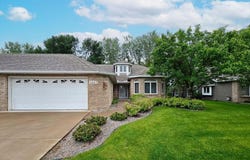 1207 Silverthorn Court, Shoreview, MN 55126
