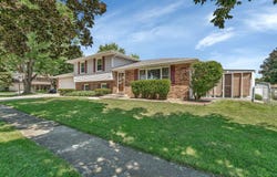 220 Shabbona Drive, Minooka, IL 60447