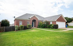 613 Castlebrook Drive, Prattville, AL 36066
