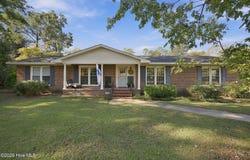 309 Willowbrook Court, New Bern, NC 28562