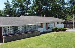 801 E Sunrise Avenue, Thomasville, NC 27360