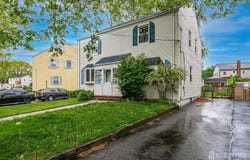 8 MacArthur Drive, Edison, NJ 08837