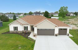 201 Thoroughbred Lane, Auburn, IN 46706-8923