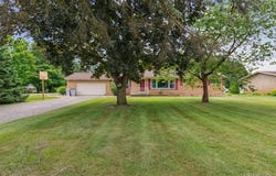 9766 Betty Drive, Brighton, MI 48116