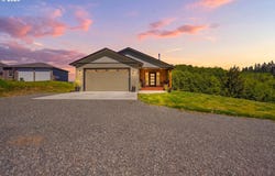 200 RED HAWK Dr, CastleRock, WA 98611