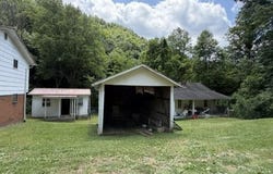 1722 Spruce Pine Rd., Garner, KY 41817