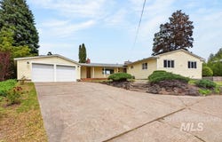 612 Ridge Rd., Moscow, ID 83843