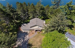 5192 RUSSELL DR, Florence, OR 97439