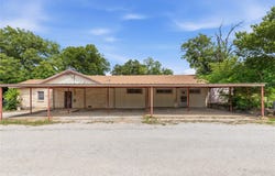 500 E Ham Avenue, De Leon, TX 76444