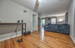7539 State Line Road, Kansas City, MO 64114