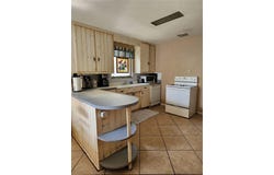 10 N TROWELL AVENUE, UMATILLA, FL 32784