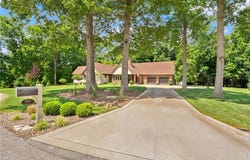 3611 Vale Hill Drive, Floyds Knobs, IN 47119