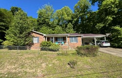106 Hickory Hills, Loyall, KY 40854