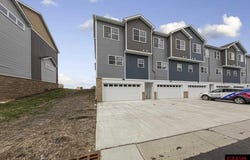 3052 Bluestem Trail, Mankato, MN 56001