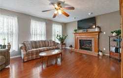 348 Treetop Dr, Cecil, PA 15317