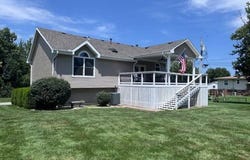 804 E 4th St, Cameron, MO 64429