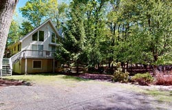 216 Westfall Drive, Dingmans Ferry, PA 18328