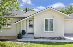 2205 S Flynn, Wichita, KS 67207