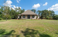 21 Higgins Cutoff Road, Sumrall, MS 39482