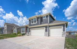1632 N 157th Lane, Basehor, KS 66007
