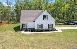 15176 Blendor Crooks, Athens, AL 35611