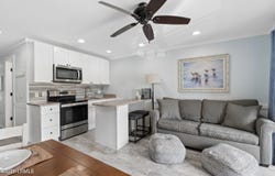 40 Folly Field Road, Hilton Head Island, SC 29926