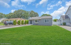 1402 Northstream Parkway, Point Pleasant, NJ 08742